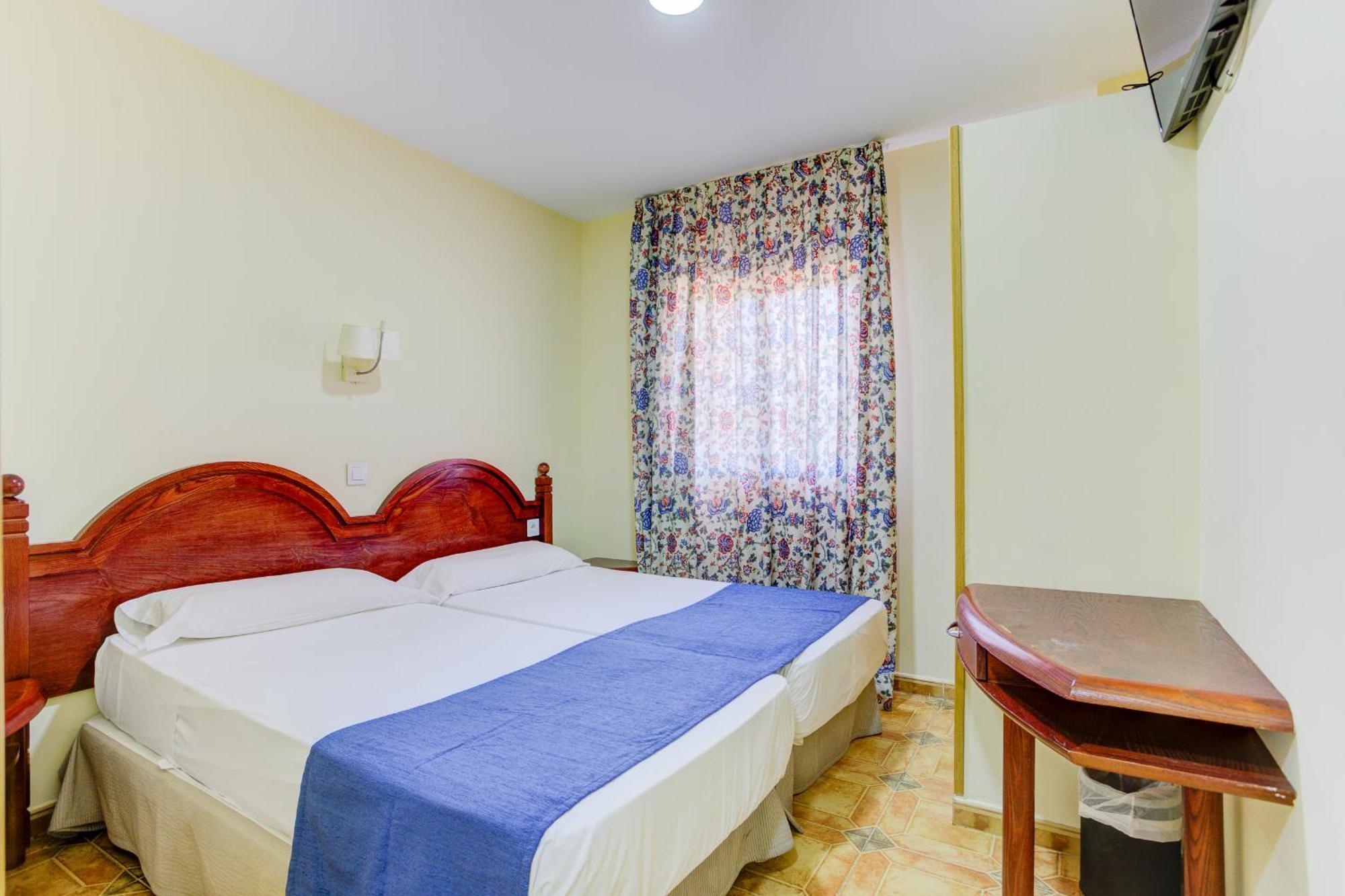Hotel Pizarro Humanes de Madrid Ngoại thất bức ảnh
